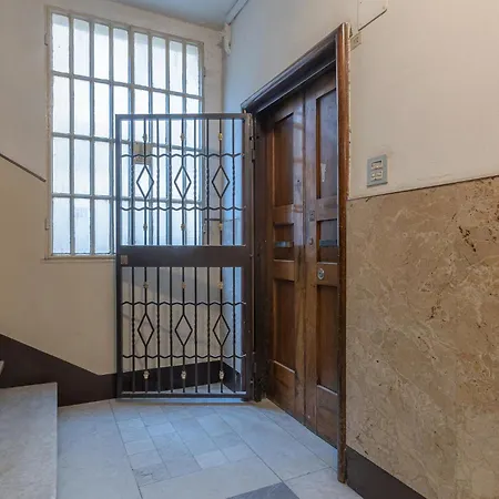 Guesthost - Matinum & Spacious Appartamento Bologna