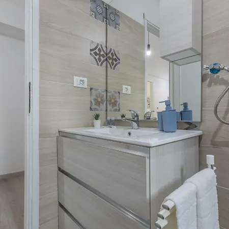 Guesthost - Matinum & Spacious * ボローニャ