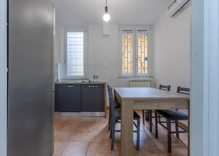 شقة Guesthost - Matinum & Spacious بولونيا