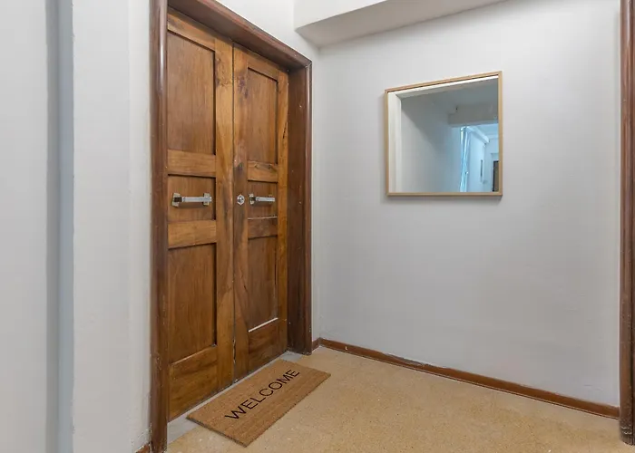 Guesthost - Matinum & Spacious Апартаменты *